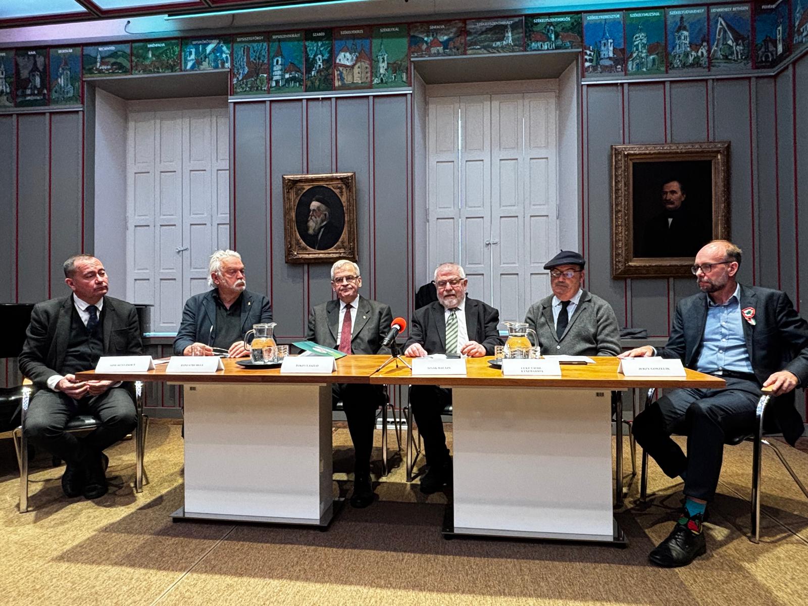 Emnt Nemzetközi politikai erők a székelyek önrendelkezési küzdelme mellett ...