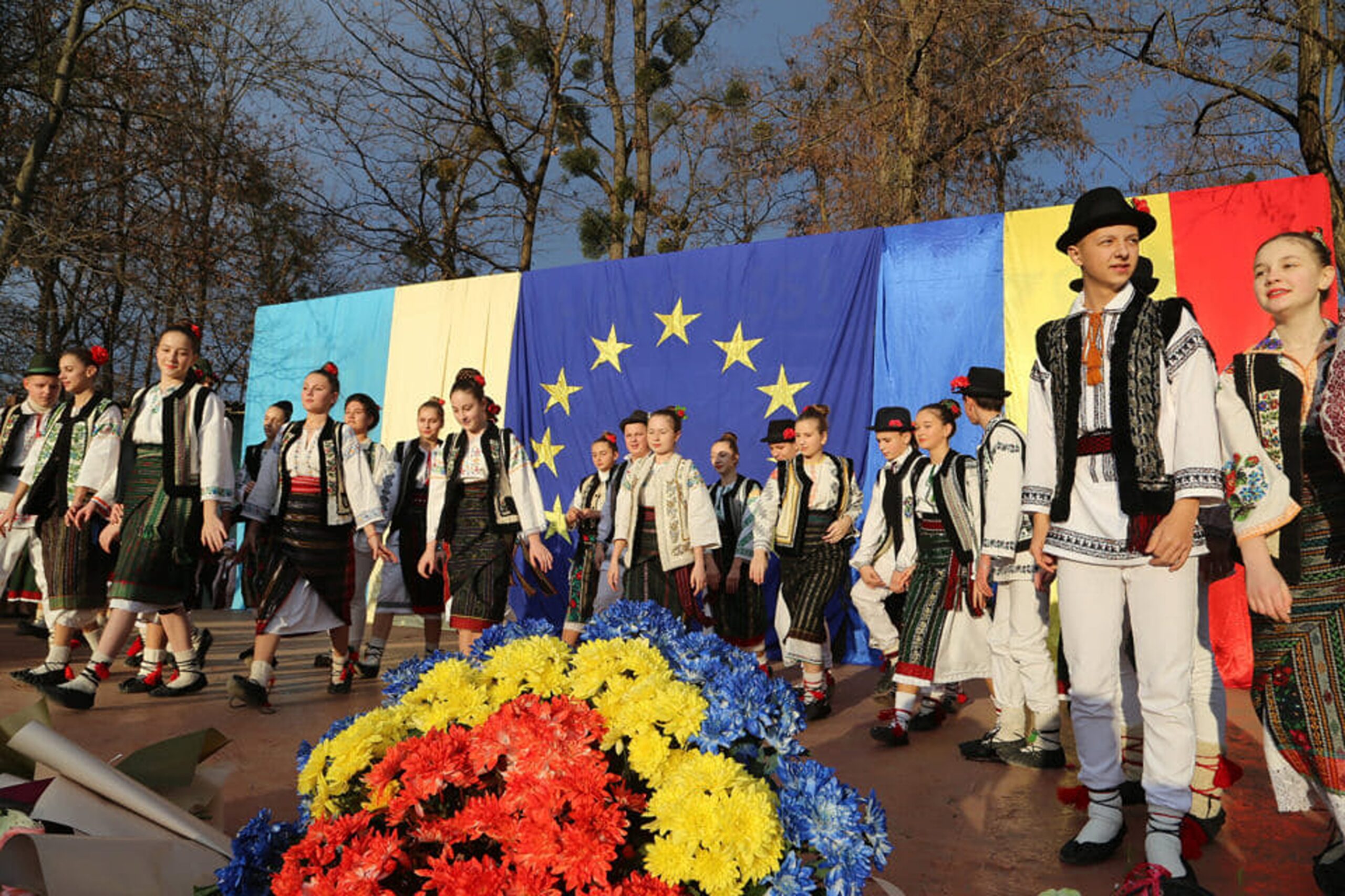 Emnt Számíthatnak ránk a veszélyben lévő ukrajnai román közösségek! – EMNT